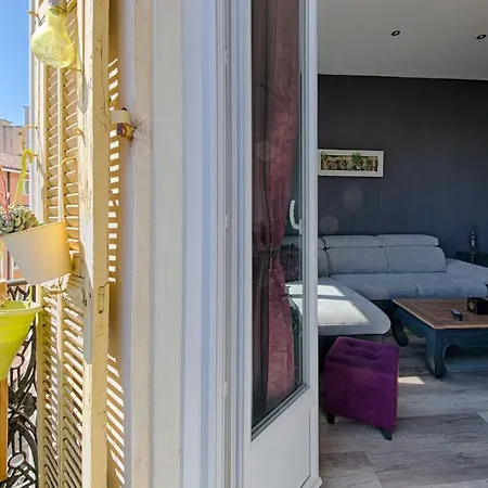 Charming T2 - Close To The Harbor Apartment
